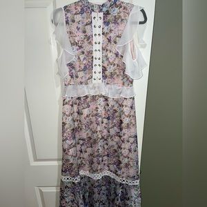 Sugarlips Maxi floral with tie detail dress; size medium